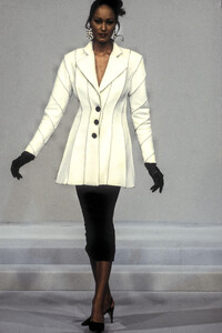 LouisFeraud1993HauteCoutureSS50.thumb.jpg.3a0e320779630deffa84011e4ca82dac.jpg