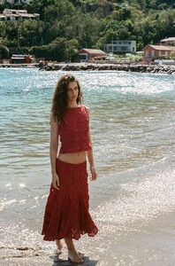 MAEVE_RED_S32-SOF-363.thumb.jpg.28dadb4d6dc8c13bbd4e00f4afd6bde1.jpg