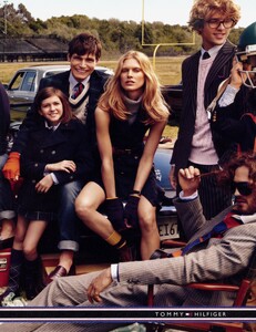 McDean_Tommy_Hilfiger_Fall_Winter_2010_11_18.thumb.jpg.e02e623b81bf34fa58f90965a1df044a.jpg