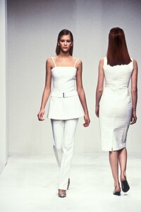 Prada1995WomenRTW144.thumb.jpg.77c43b92e7208a6651fb3b1d51e154c1.jpg