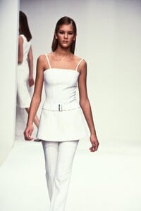 Prada1995WomenRTW145.thumb.jpg.443098c830e62d44b61bc6a691ff4c21.jpg