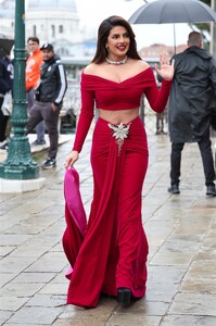 Priyanka_Chopra-Jonas_-_attends_the_Bulgari_Mediterranea_High_Jewelry_event_at_Palazzo_Ducale_28229.jpg