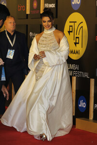 Priyanka_Chopra_at_Jio_MAMI_Mumbai_Film_Festival_2023_in_Mumbai_28229.jpg