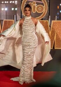 Priyanka_Chopra_at_Jio_MAMI_Mumbai_Film_Festival_2023_in_Mumbai_283229.jpg