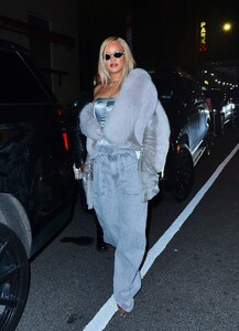 Rihanna---Steps-Out-For-Her-Son-Rzas-2nd-Birthday-Party-In-New-York-08.jpg