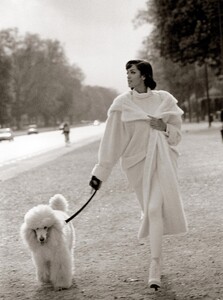 Roberto_Verino_FW1992_Yasmeen_Ghauri_by_Jacques_Olivar_04.thumb.jpg.3673c5685206983051e1502e0766aa45.jpg