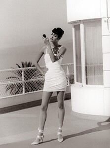 Roberto_Verino_SS1992_Yasmeen_Ghauri_by_Jacques_Olivar_02.thumb.jpg.1c918c18cbaebaaf1f957f99c9e9e863.jpg