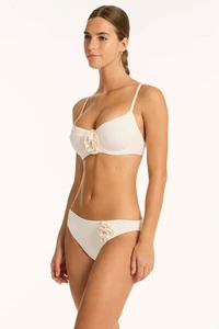 S34-SL3033CDBALCONETTEBRACOCONUTSL4494CDREGULARCHEEKYPANTCOCONUT-23800-Bond-Eye-Sealevel-D2-1179_Cropped.webp