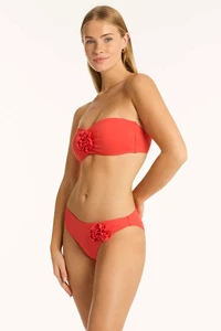 S35-SL3024CDFLOWERBANDEAUFLAMESL4494CDREGULARCHEEKYPANTFLAME-23800-Bond-Eye-Sealevel-D2-1133_Cropped_1.webp