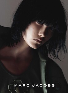 Sims_Marc_Jacobs_Spring_Summer_2015_06.thumb.jpeg.44484299796a3b7ed0a894390159cc98.jpeg