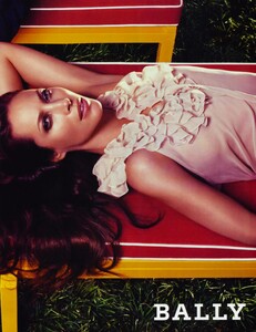 Sorrenti_Bally_Spring_Summer_2009_06.thumb.jpg.e87c3183cbabce3b269a5af27d44f38c.jpg
