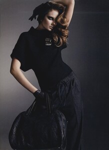 Sorrenti_Max_Mara_Fall_Winter_2009_10_01.thumb.jpeg.475a64b91803663cd7b50bb61aa1023a.jpeg