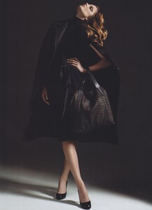 Sorrenti_Max_Mara_Fall_Winter_2009_10_03.thumb.jpeg.061b3f7f88c55aa89d99c0037e1e7a4c.jpeg