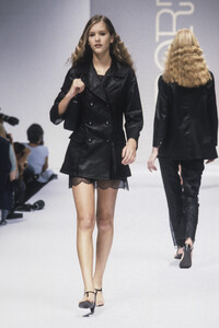 Sportmax1996WomenSS27.thumb.jpg.31aca52b51e34c9e11d085ea93de9fb3.jpg