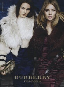Testino_Burberry_Fall_Winter_2010_11_12.thumb.jpg.d105614e29bee4f9fe261a67c0d0895b.jpg