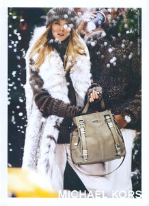 Testino_Michael_Kors_Holiday_2011_01.thumb.jpg.6fab926f6cfb4b6bce64ee8f21c4038b.jpg