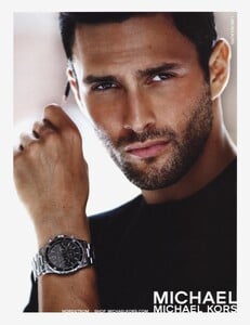Testino_Michael_Kors_Holiday_2011_06.thumb.jpg.037787b04d9c1c19de09d3c3d7116de2.jpg