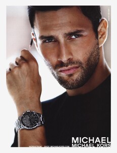Testino_Michael_Kors_Holiday_2011_06.thumb.jpg.93b84a83854f0c0e28be4488e723cc89.jpg