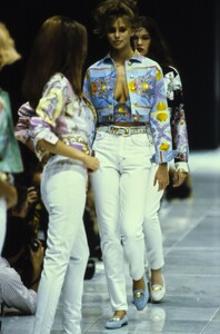 VERSACE-SPRING-1992-RTW-76-NIKI-TAYLOR-CN10046579.jpg