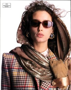 Valentino_Couture_FW1989_Aly_Dunne_03.jpg