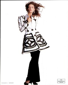 Valentino_Couture_FW1989_Aly_Dunne_18.jpg
