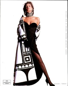 Valentino_Couture_FW1989_Aly_Dunne_21.jpg