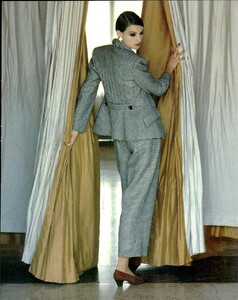 Valentino_FW1989_02.jpg