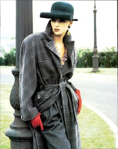 Valentino_FW1989_07.jpg