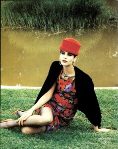 Valentino_FW1989_08.jpg