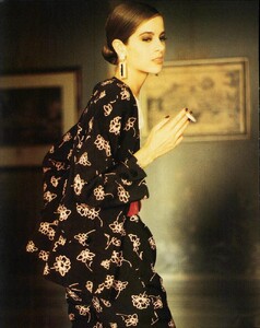 Valentino_FW1989_17.jpg
