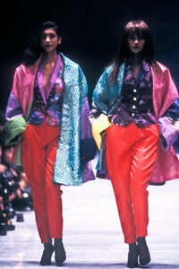 Versace SS 1990 06.jpg