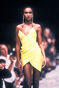 VersaceSS199015.thumb.jpg.0c04fe545ca78ec7cae9df1cb0afc5f0.jpg