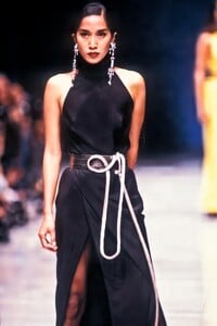 VersaceSS199019.thumb.jpg.983090d5a388cd8e23a539e34472af8a.jpg