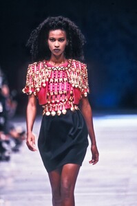 Versace SS 1990 26.jpg