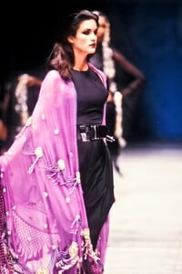 VersaceSS199041.thumb.jpg.35671738f0db5906b1e205d40a9b993b.jpg
