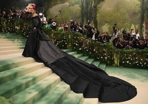 Zendaya---2024-Met-Gala-in-New-York-City-02.jpg