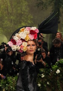 Zendaya---2024-Met-Gala-in-New-York-City-05.jpg
