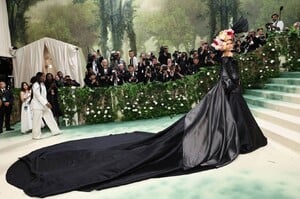 Zendaya---2024-Met-Gala-in-New-York-City-07.jpg