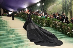 Zendaya---2024-Met-Gala-in-New-York-City-14.jpg