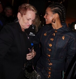 alicia-keys-and-mother-arrive-for-her-musical-hell-s-kitchen-at-the-public-in-new-york-11-19-2023-1.jpg