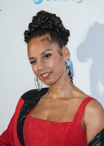 alicia-keys-capital-s-jingle-bell-ball-in-london-12-09-2023-6.jpg