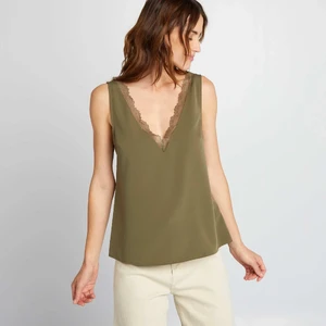 blouse-sans-manches-avec-col-en-dentelle-kaki-brk07_2_zc3.webp