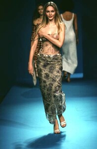 carolynpark-chapmanjs9743.thumb.jpg.a8a9292a7f62adc90d069e239f1201e6.jpg