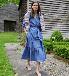 chambray-ava-blue-midi-dress_720x.thumb.webp.73e9da00faeb146bd56a936fa4c83e6c.webp