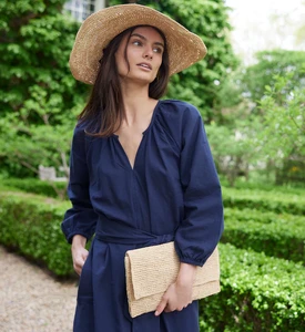 edgartown-raffia-clutch_72afe9b5-c530-4a03-8383-ae26d56435e2_720x.thumb.webp.273d883f31451cf36701d50c059b9576.webp