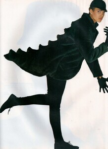 elle-fr-28-aout-1989-8.thumb.jpg.f083cb77323c1b4e0ee0e777585e9dca.jpg
