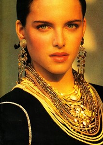 elle_fr_10_july_1989_16.thumb.jpg.ed5afc2b7b8908068b858e9fb33157b1.jpg