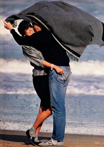 elle_fr_14_march_1983_6.thumb.jpg.5a443650013bdb75d50e45408523fc89.jpg