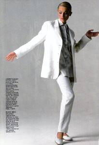 elle_fr_19_apr_1993_4.thumb.jpg.3df97230662998e4f9c3a2a5ffc4f74d.jpg