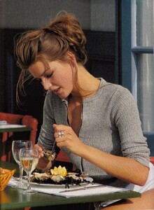elle_fr_29_june_1992_7.thumb.jpg.bd3f4598727f736b34d66af0177eab4e.jpg